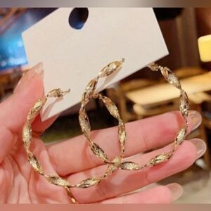 5/20 Gold Twisted Hoop Earrings